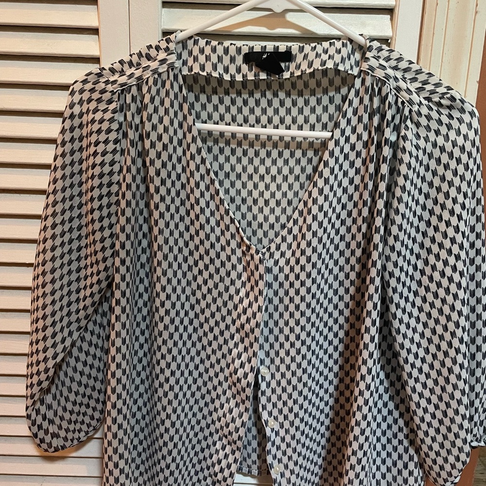 H&M Monochrome Patterned Top